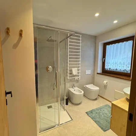 Ciasa Enrico 아파트 *